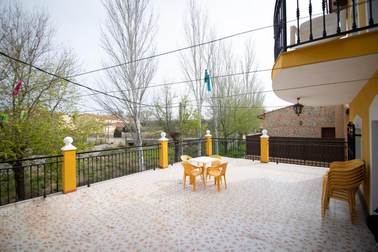 Posada El Arriero Torrejon el Rubio Bagian luar foto