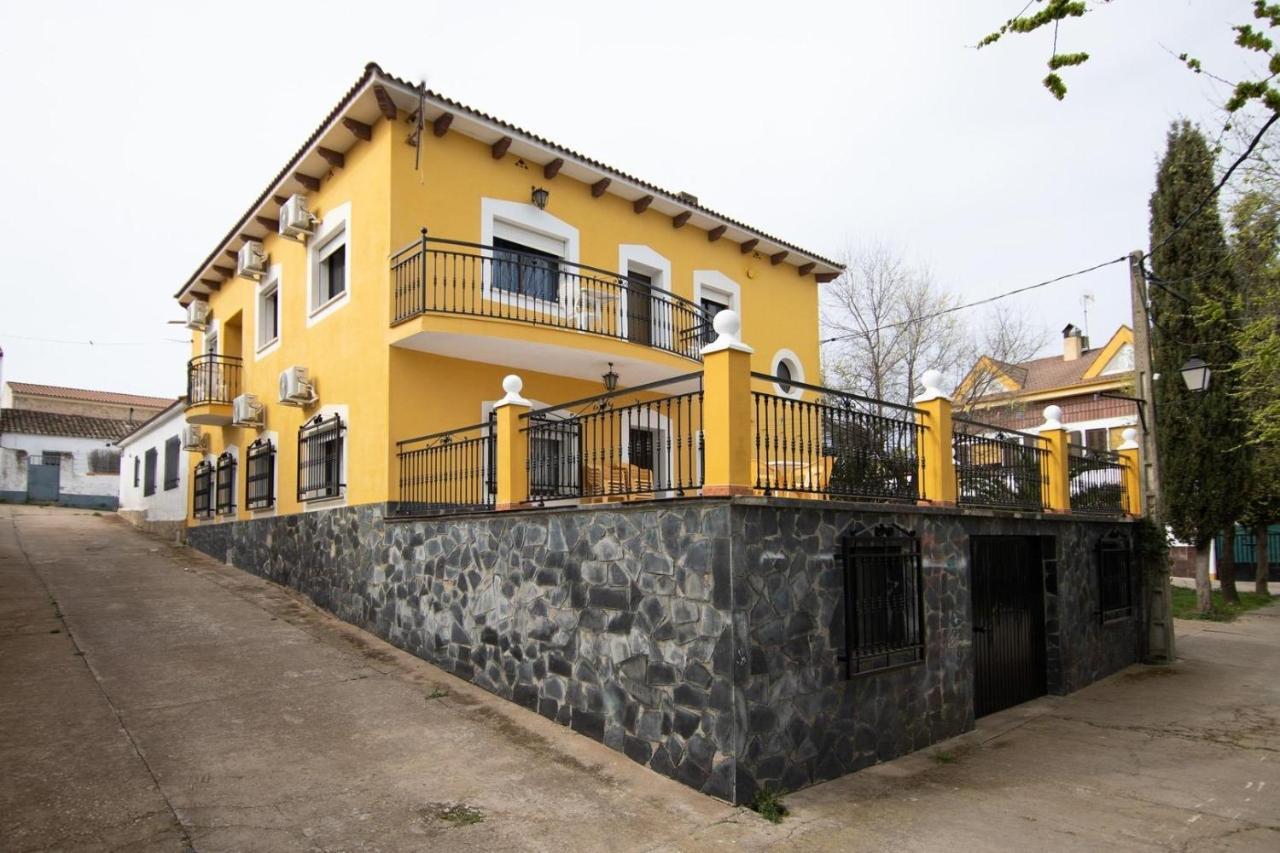 Posada El Arriero Torrejon el Rubio Bagian luar foto