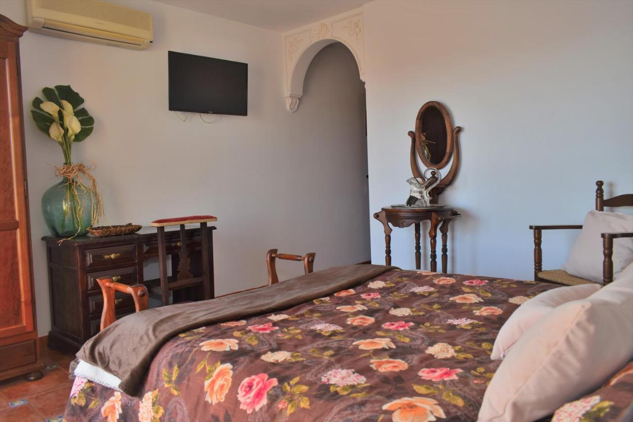 Posada El Arriero Torrejon el Rubio Bagian luar foto