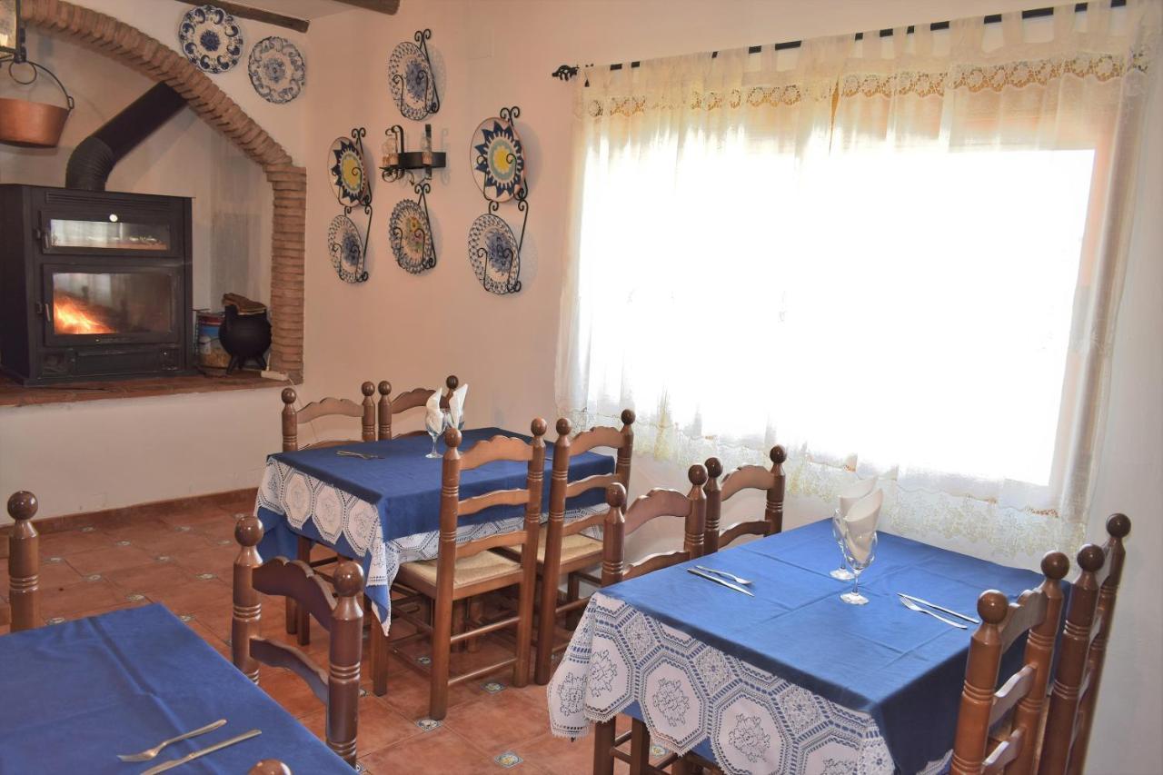 Posada El Arriero Torrejon el Rubio Bagian luar foto