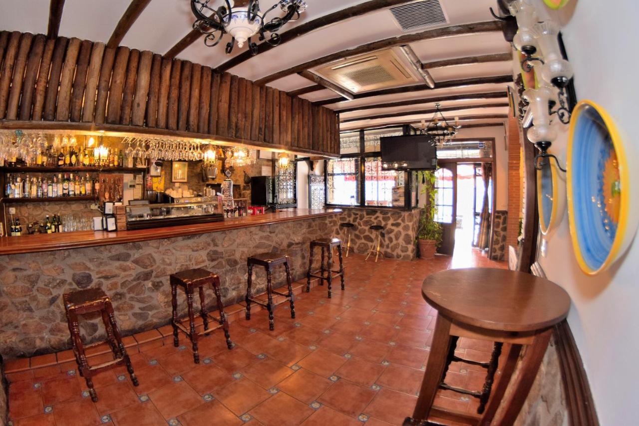 Posada El Arriero Torrejon el Rubio Bagian luar foto