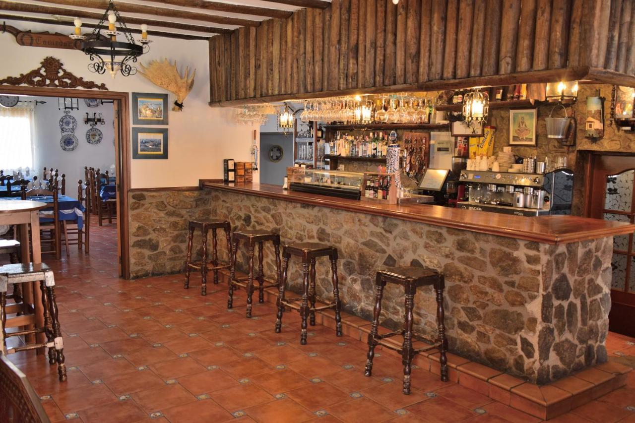 Posada El Arriero Torrejon el Rubio Bagian luar foto